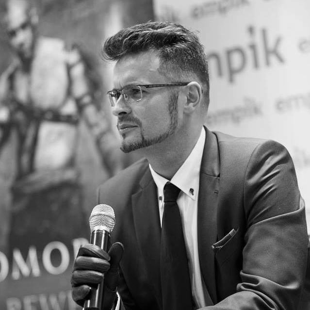 Michał Gołkowski na spotkaniu autorskim, 2017 - (c) Fabryka Słów
